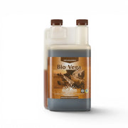 BIOCANNA Bio Vega 1-Liter-Flasche vor weißem Hintergrund